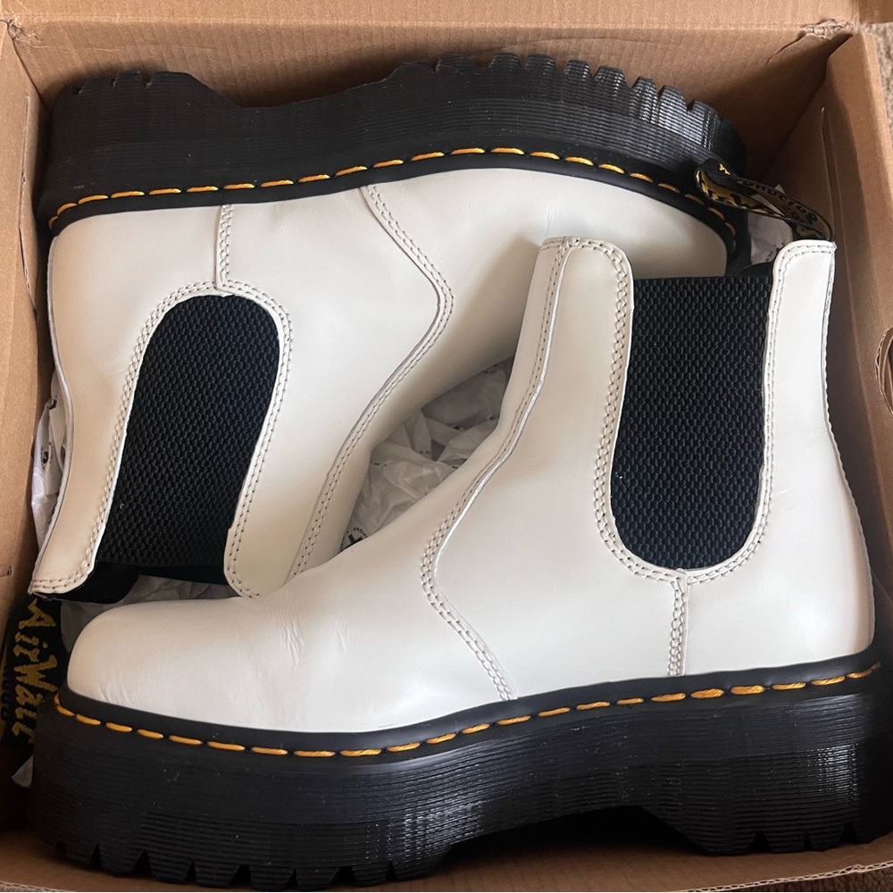 Doc Marten Smooth Platform Boot